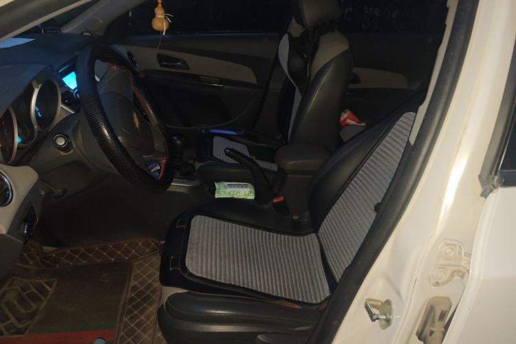 Used Chevrolet Cruze 2012 1.6L SE MT Left Front Seat