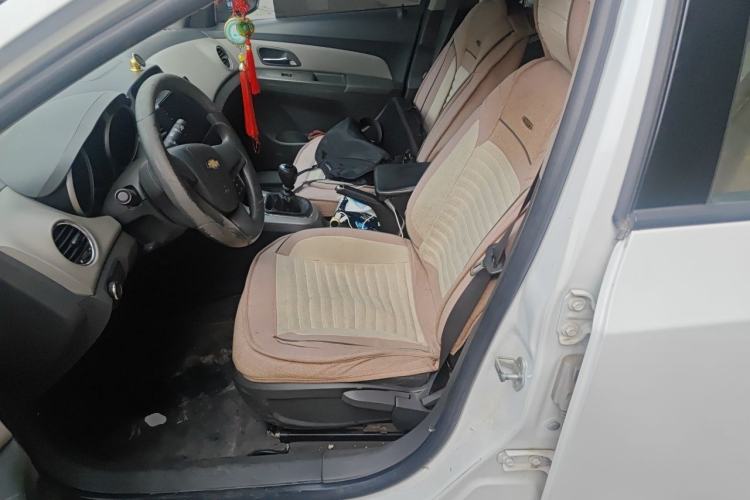 Used Chevrolet Cruze 2012 1.6L SL MT Left Front Seat