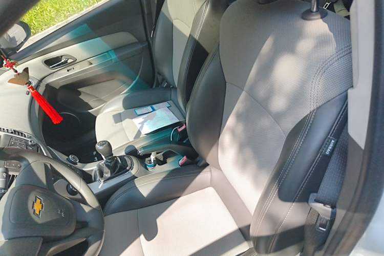 Used Chevrolet Cruze 2012 1.6L SE MT Left Front Seat