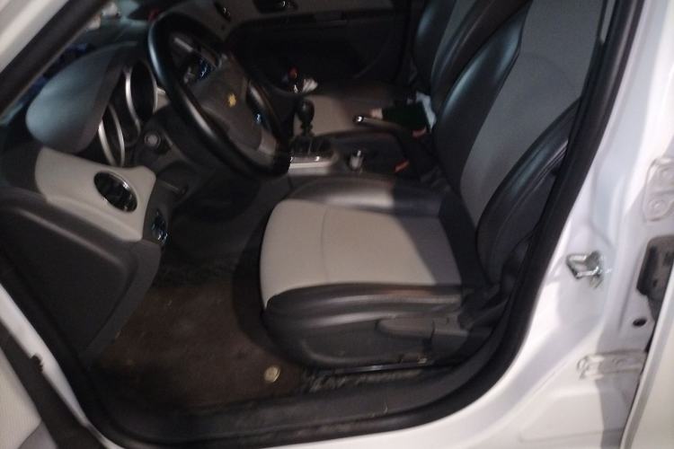 Used Chevrolet Cruze 2012 1.6L SE MT Left Front Seat