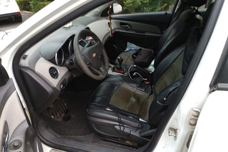 Used Chevrolet Cruze 2012 1.6L SE MT Left Front Seat