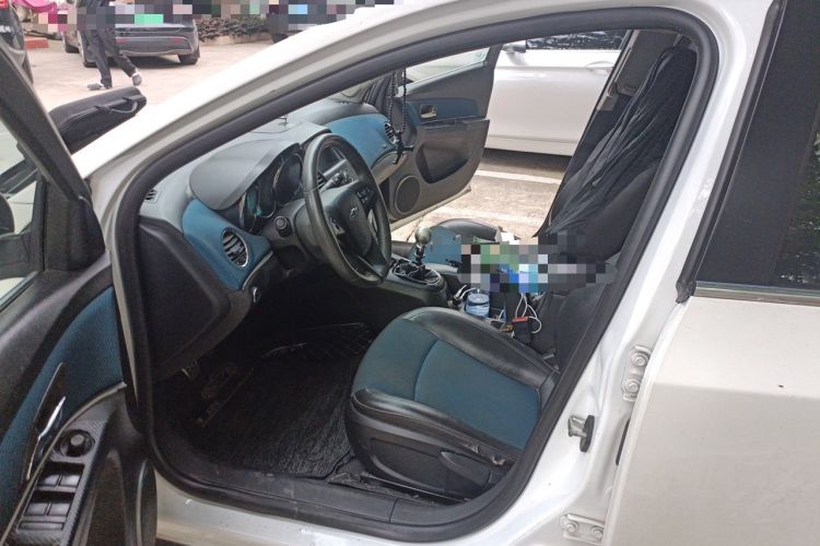 Used Chevrolet Cruze 2012 1.6T SE MT Left Front Seat