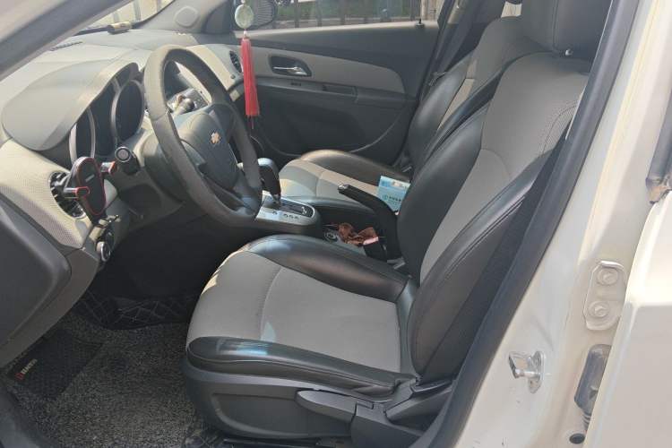 Used Chevrolet Cruze 2012 1.8L SE AT Left Front Seat