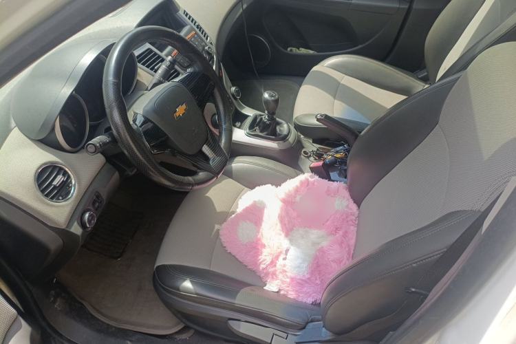 Used Chevrolet Cruze 2012 1.6L SL MT Left Front Seat