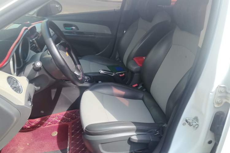 Used Chevrolet Cruze 2012 1.8L SE AT Left Front Seat