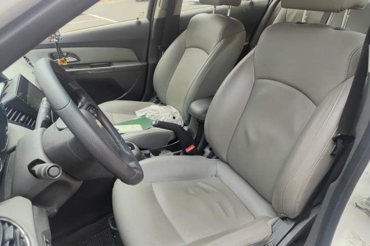 Used Chevrolet Cruze 2012 1.8L SE AT Left Front Seat