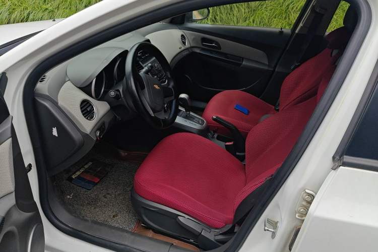 Used Chevrolet Cruze 2012 1.8L SE AT Left Front Seat