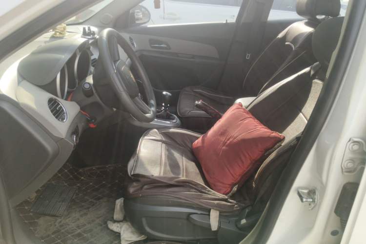 Used Chevrolet Cruze 2012 1.6L SE MT Left Front Seat