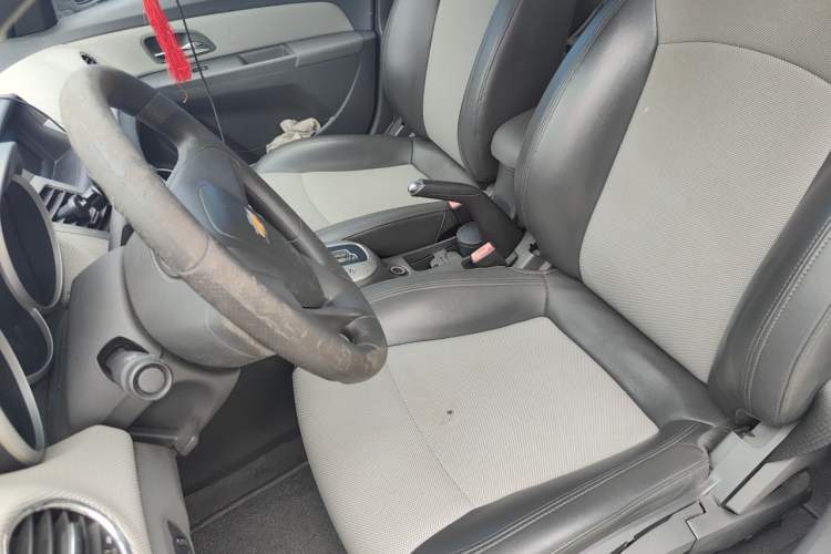 Used Chevrolet Cruze 2012 1.8L SE AT Left Front Seat