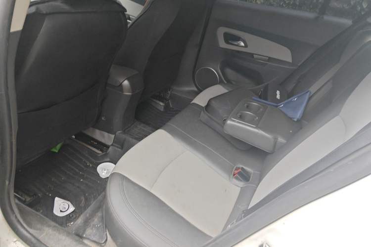 Used Chevrolet Cruze 2012 1.6L SE MT Left Rear Seat