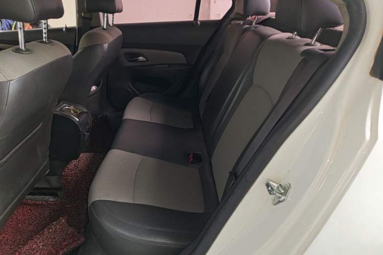 Used Chevrolet Cruze 2012 1.6L SL MT Left Rear Seat