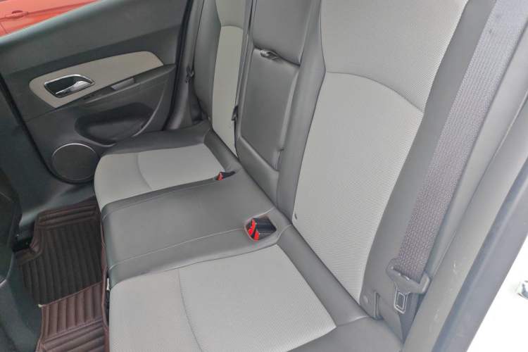 Used Chevrolet Cruze 2012 1.6L SE MT Left Rear Seat