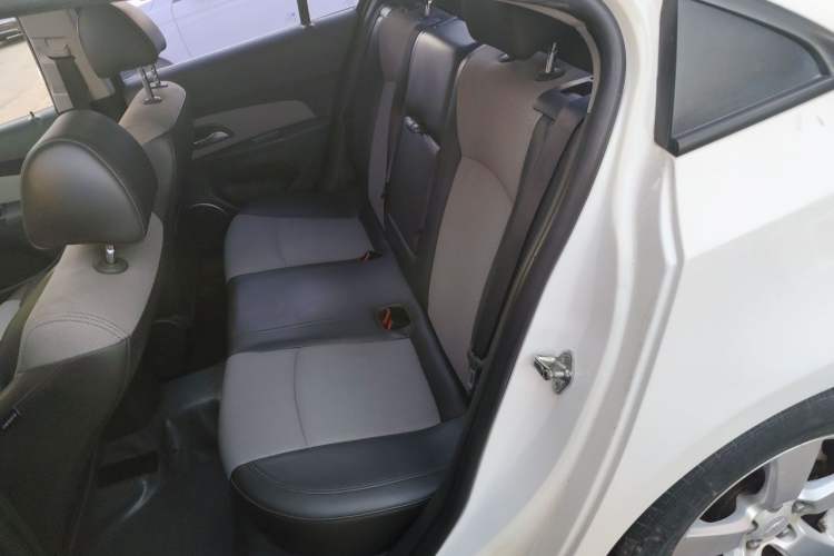 Used Chevrolet Cruze 2012 1.6L SE MT Left Rear Seat