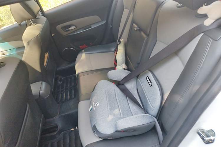 Used Chevrolet Cruze 2012 1.6L SE MT Left Rear Seat