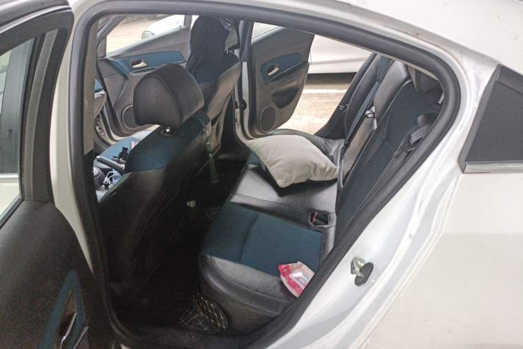 Used Chevrolet Cruze 2012 1.6T SE MT Left Rear Seat