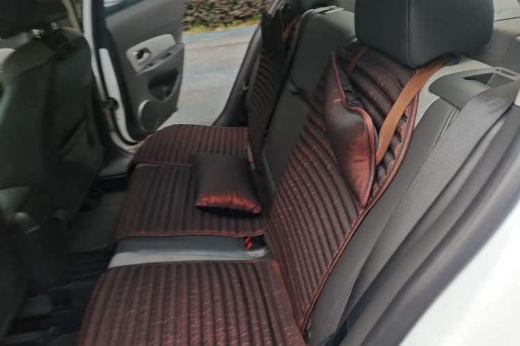 Used Chevrolet Cruze 2012 1.6L SE MT Left Rear Seat