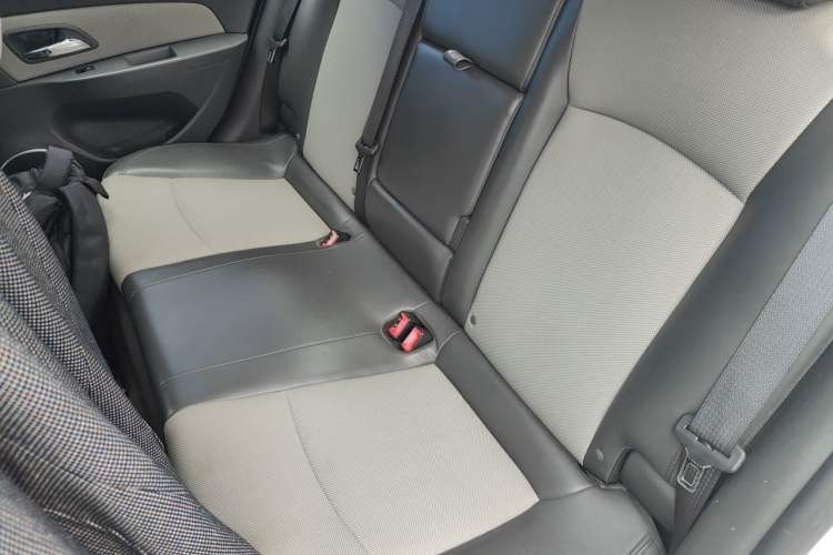 Used Chevrolet Cruze 2012 1.8L SE AT Left Rear Seat