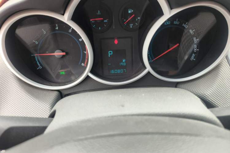 Used Chevrolet Cruze 2012 1.6L SE Automatic Odometer Close Up