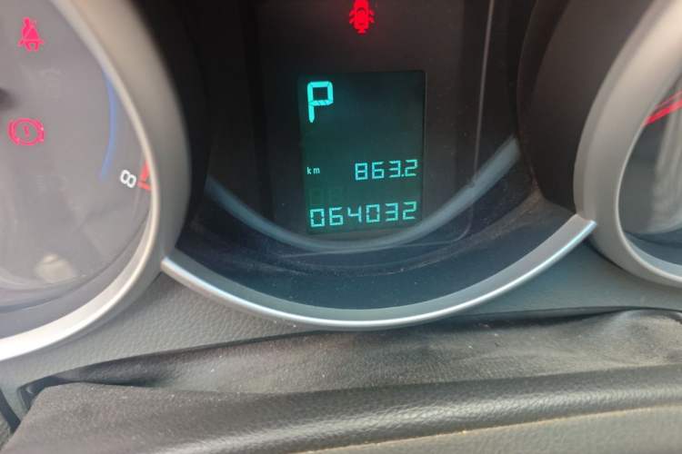 Used Chevrolet Cruze 2012 1.6L SE Automatic Odometer Close Up