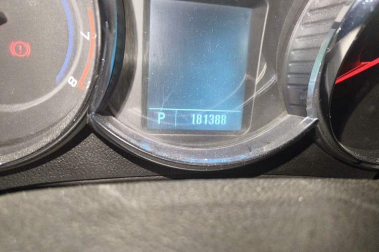 Used Chevrolet Cruze 2012 1.8L SX Automatic Transmission Odometer Close Up