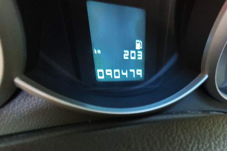 Used Chevrolet Cruze 2012 1.6L SL Grand Edition Manual Transmission Odometer Close Up