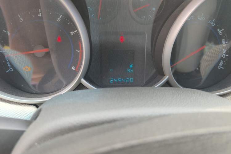 Used Chevrolet Cruze 2012 1.6L SL Grand Edition Automatic Odometer Close Up