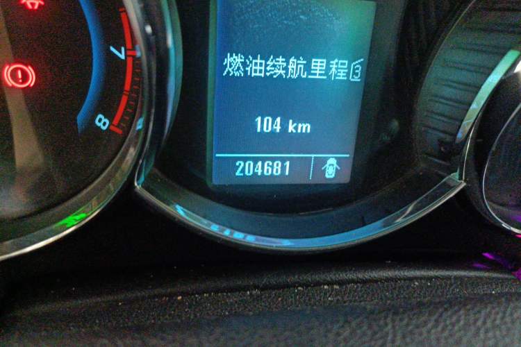 Used Chevrolet Cruze 2012 1.6T SE MT Odometer Close Up