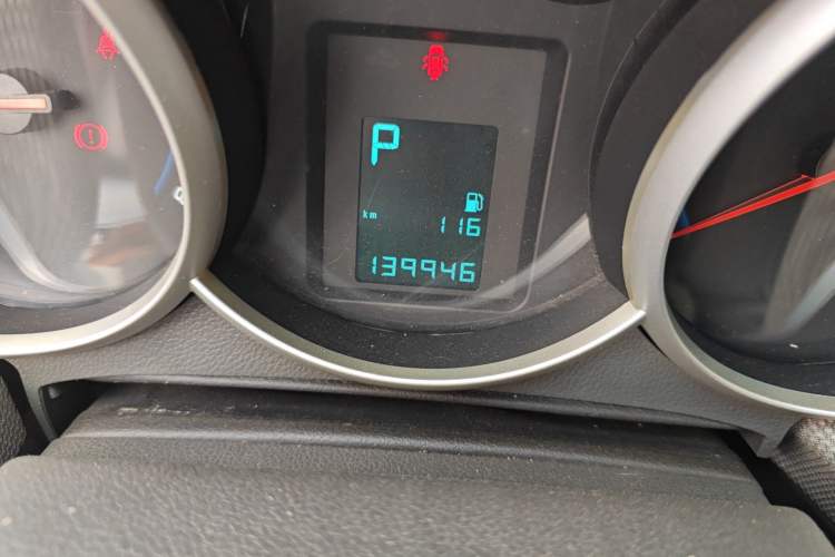 Used Chevrolet Cruze 2012 1.6L SE Automatic Odometer Close Up