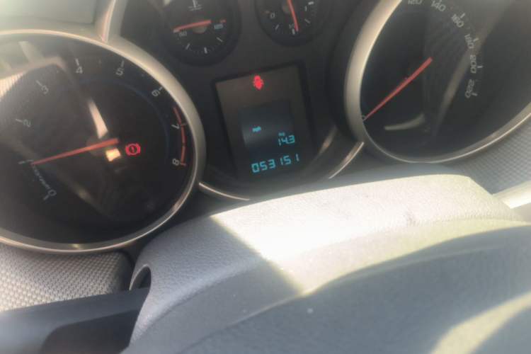 Used Chevrolet Cruze 2012 1.6L SE MT Odometer Close Up