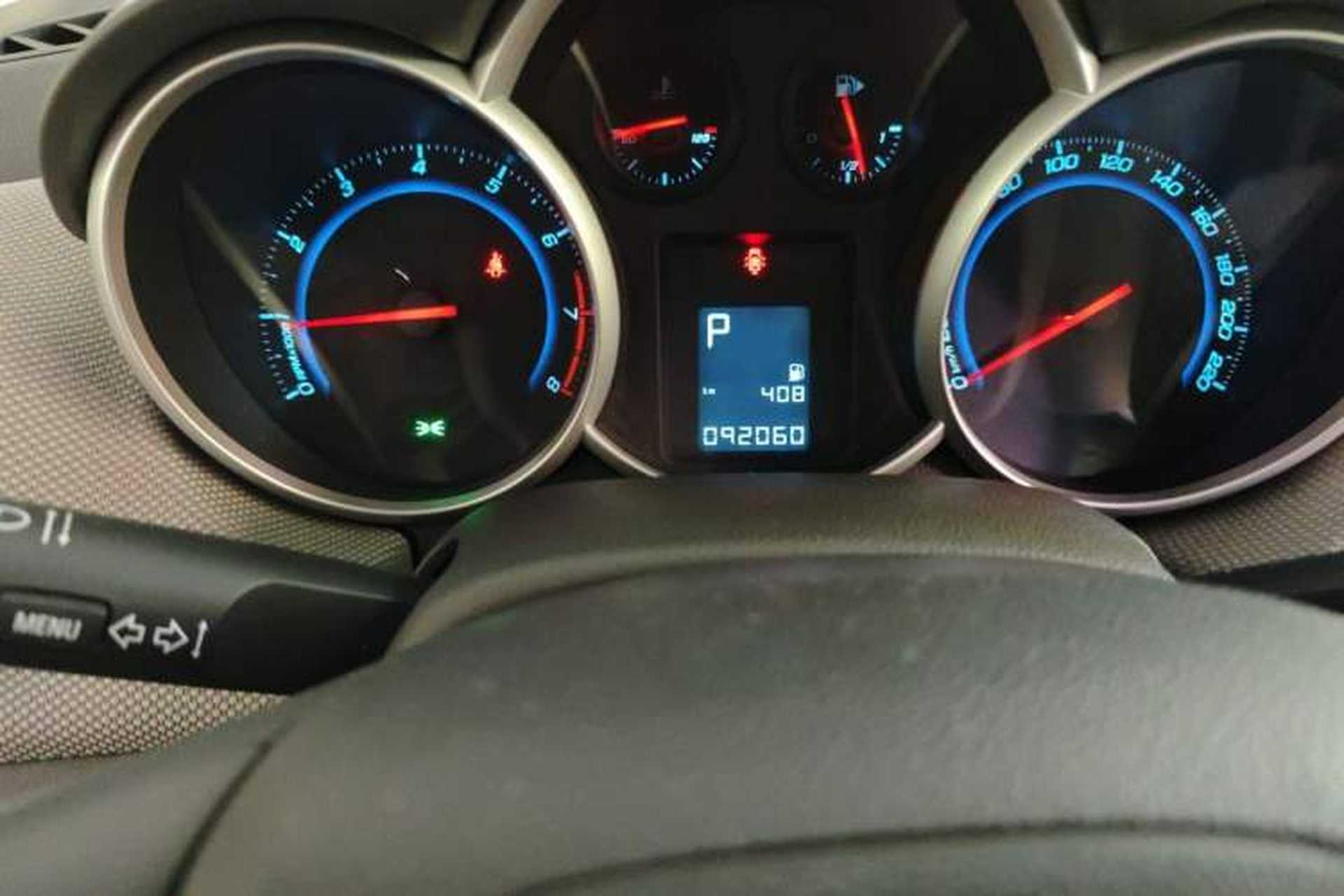 Used Chevrolet Cruze 2012 1.6L SL Grand Edition Automatic Odometer Close Up