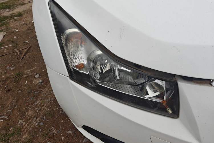 Used Chevrolet Cruze 2012 1.8L SE AT Right Front Headlight