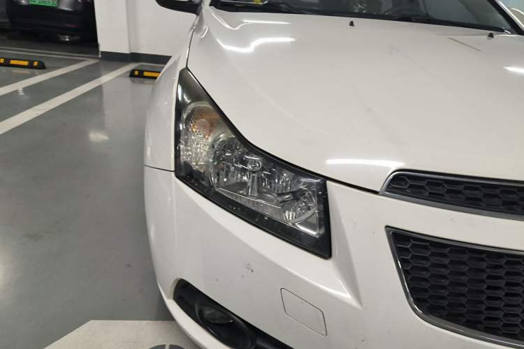 Used Chevrolet Cruze 2012 1.6L SE MT Right Front Headlight