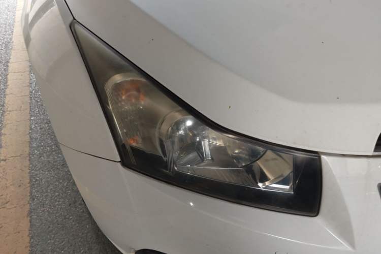 Used Chevrolet Cruze 2012 1.6L SL MT Right Front Headlight