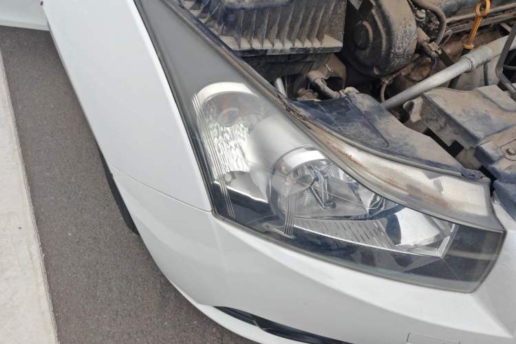 Used Chevrolet Cruze 2012 1.6L SE MT Right Front Headlight
