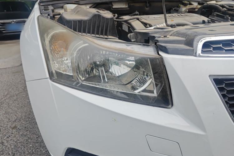 Used Chevrolet Cruze 2012 1.6L SL MT Right Front Headlight