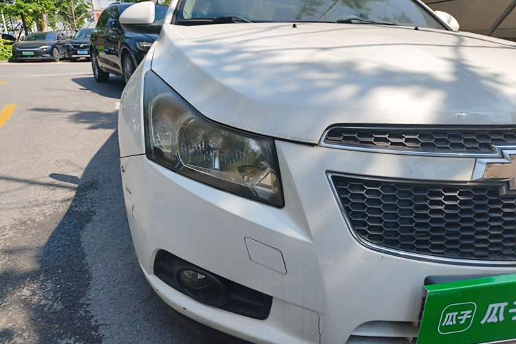 Used Chevrolet Cruze 2012 1.6L SE MT Right Front Headlight