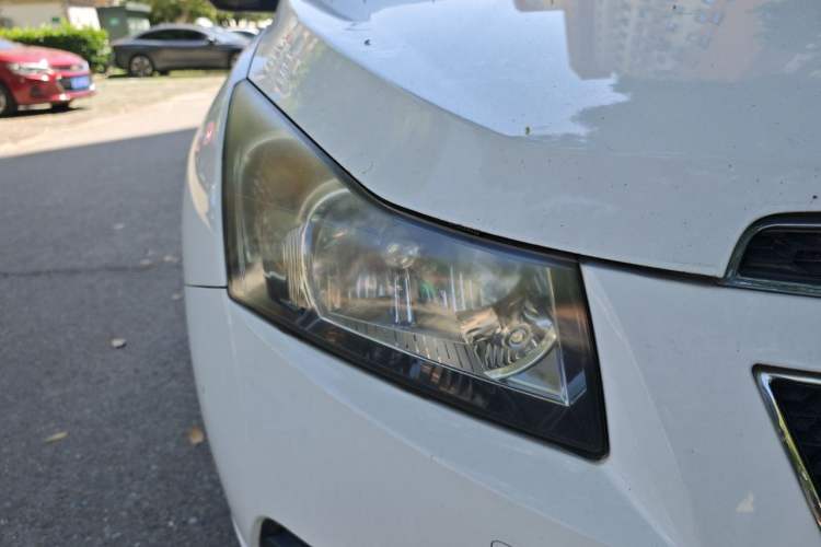 Used Chevrolet Cruze 2012 1.6L SL Grand Edition Manual Transmission Right Front Headlight