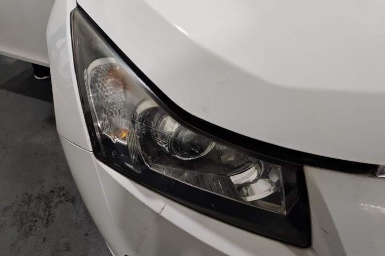 Used Chevrolet Cruze 2012 1.6T SE MT Right Front Headlight