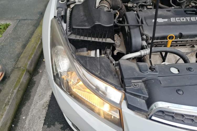 Used Chevrolet Cruze 2012 1.6L SE MT Right Front Headlight