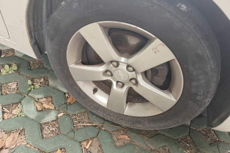 Used Chevrolet Cruze 2012 1.6L SE MT Right Front Wheel Hub
