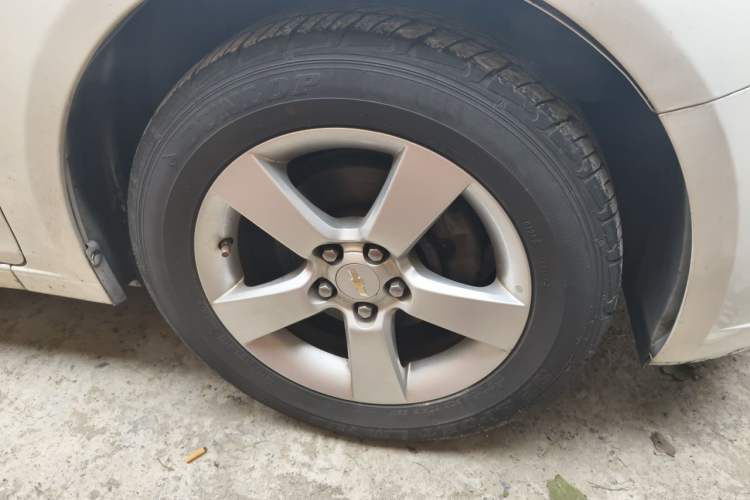 Used Chevrolet Cruze 2012 1.8L SE AT Right Front Wheel Hub