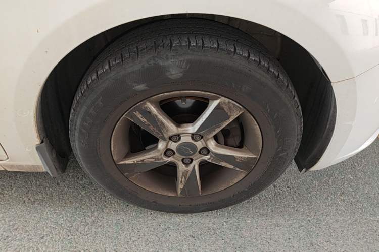 Used Chevrolet Cruze 2012 1.6L SL MT Right Front Wheel Hub