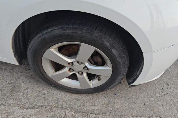 Used Chevrolet Cruze 2012 1.6L SE MT Right Front Wheel Hub