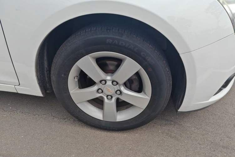 Used Chevrolet Cruze 2012 1.6L SE MT Right Front Wheel Hub