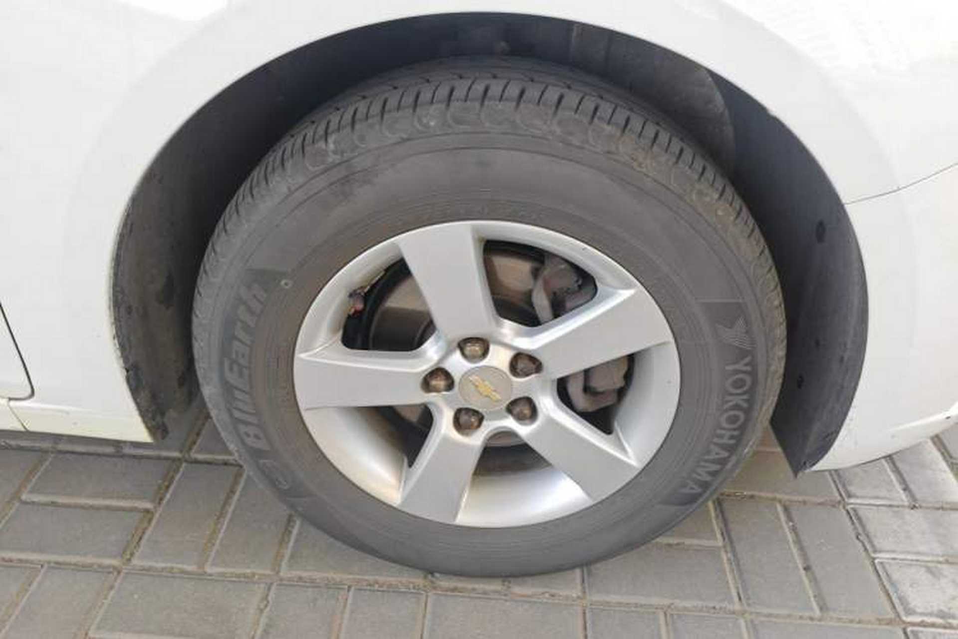 Used Chevrolet Cruze 2012 1.6L SL MT Right Front Wheel Hub