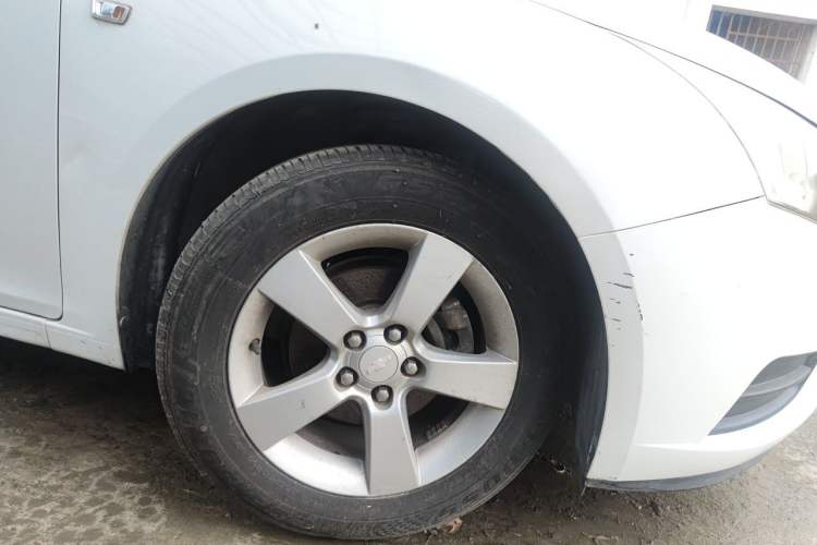 Used Chevrolet Cruze 2012 1.6L SL Grand Edition Manual Transmission Right Front Wheel Hub