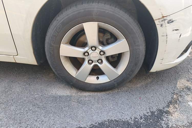 Used Chevrolet Cruze 2012 1.6L SE MT Right Front Wheel Hub