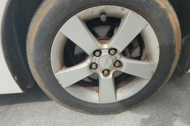 Used Chevrolet Cruze 2012 1.6L SL Grand Edition Automatic Right Front Wheel Hub