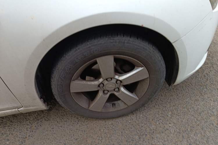 Used Chevrolet Cruze 2012 1.6L SE MT Right Front Wheel Hub