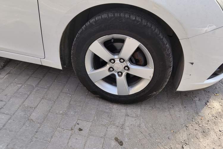 Used Chevrolet Cruze 2012 1.8L SE AT Right Front Wheel Hub